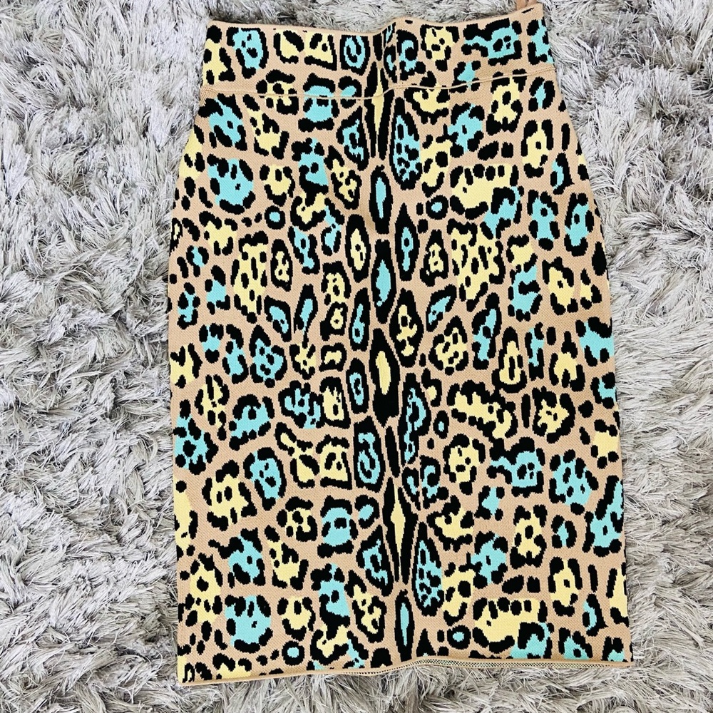 BCBG MINI BANDAGE SKIRT